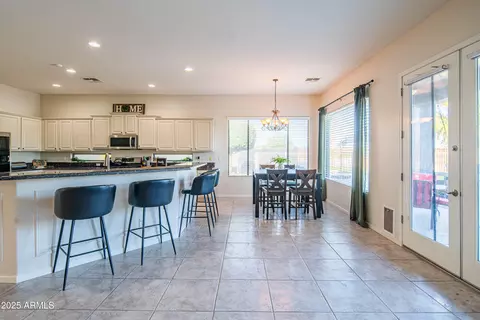 Kitchen - 6519 S Forest Ct, Gilbert, AZ 85298 photo 4 of 4