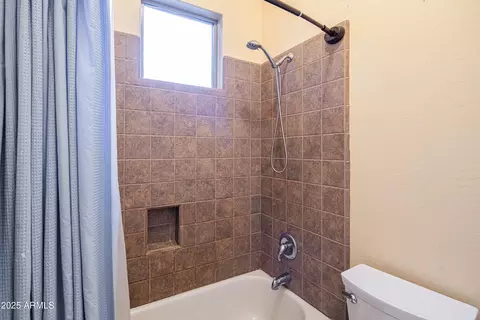Bath - 6519 S Forest Ct, Gilbert, AZ 85298 photo 4 of 4