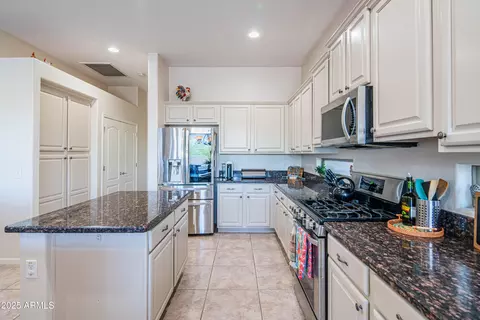 Kitchen - 6519 S Forest Ct, Gilbert, AZ 85298 photo 2 of 4