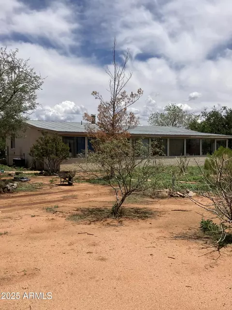 5783 S Mescalero Rd, Hereford, AZ 85615