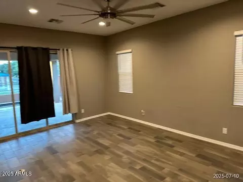 Living - 40 W Dublin St, Gilbert, AZ 85233 photo 1 of 3
