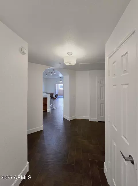 Entry Way - 920 E Devonshire Ave #2009, Phoenix, AZ 85014 photo 1 of 1