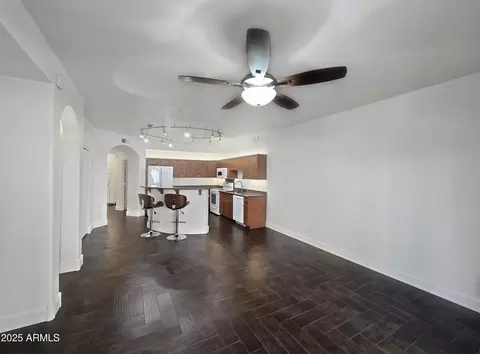 Living - 920 E Devonshire Ave #2009, Phoenix, AZ 85014 photo 1 of 1