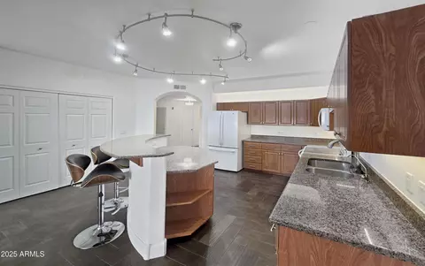 Kitchen - 920 E Devonshire Ave #2009, Phoenix, AZ 85014 photo 3 of 3