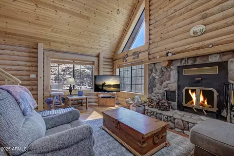 Living - 5945 W Arroyo Way, Pine, AZ 85544 photo 3 of 4