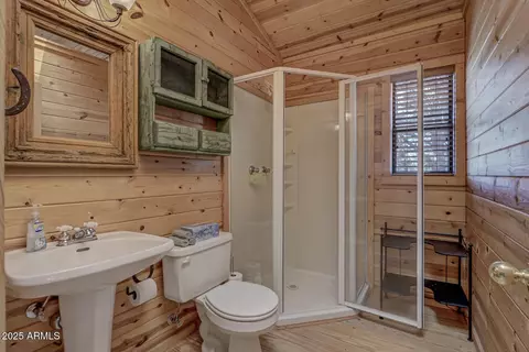 Bath - 5945 W Arroyo Way, Pine, AZ 85544 photo 2 of 2