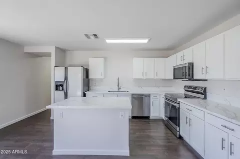 Kitchen - 2173 E 35th Ave, Apache Junction, AZ 85119 photo 1 of 6