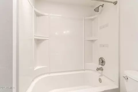 Bath - 21 W Pasadena Ave #3, Phoenix, AZ 85013 photo 5 of 5