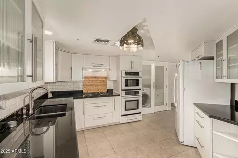 Kitchen - 21 W Pasadena Ave #3, Phoenix, AZ 85013 photo 1 of 4