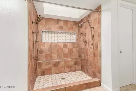 Bath - 21 W Pasadena Ave #3, Phoenix, AZ 85013 photo 3 of 5