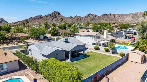 View/Area - 2330 E Sahuaro Dr, Phoenix, AZ 85028 photo 1 of 2