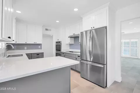 Kitchen - 1107 E Marlette Ave, Phoenix, AZ 85014 photo 2 of 5