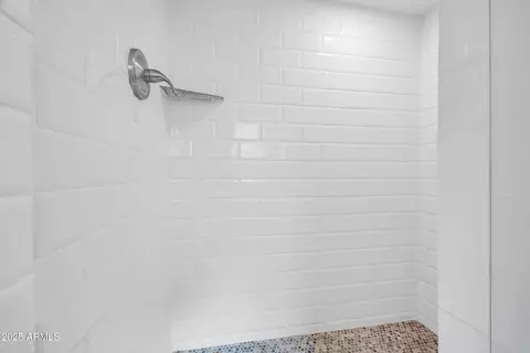 Bath - 1107 E Marlette Ave, Phoenix, AZ 85014 photo 2 of 4