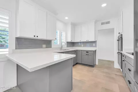Kitchen - 1107 E Marlette Ave, Phoenix, AZ 85014 photo 5 of 5