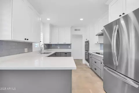 Kitchen - 1107 E Marlette Ave, Phoenix, AZ 85014 photo 3 of 5