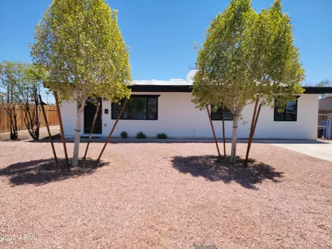 2057 N 34th Pl, Phoenix, AZ 85008