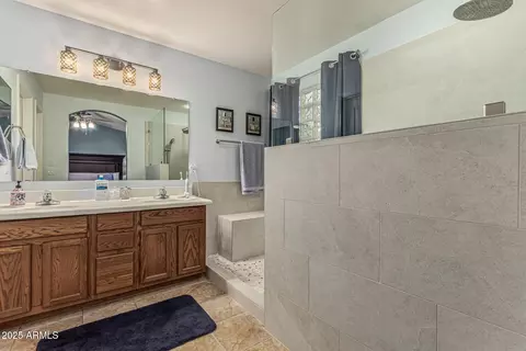 Bath - 3535 E Aris Dr, Gilbert, AZ 85298 photo 2 of 7