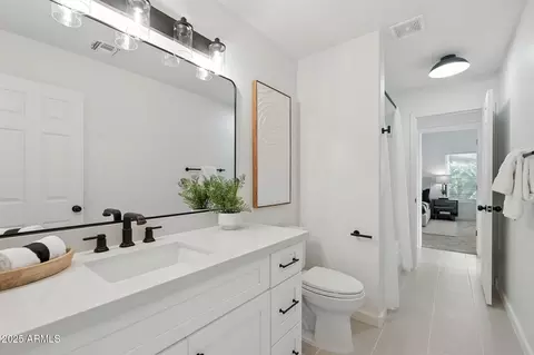 Bath - 3279 E Woodside Way, Gilbert, AZ 85297 photo 5 of 5