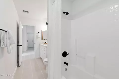 Bath - 3279 E Woodside Way, Gilbert, AZ 85297 photo 4 of 5