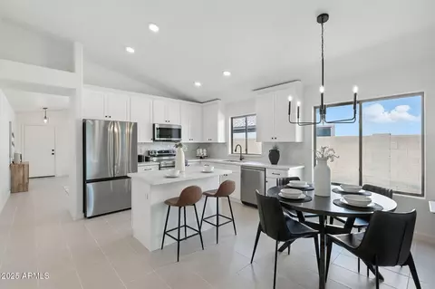 Kitchen - 3279 E Woodside Way, Gilbert, AZ 85297 photo 4 of 4