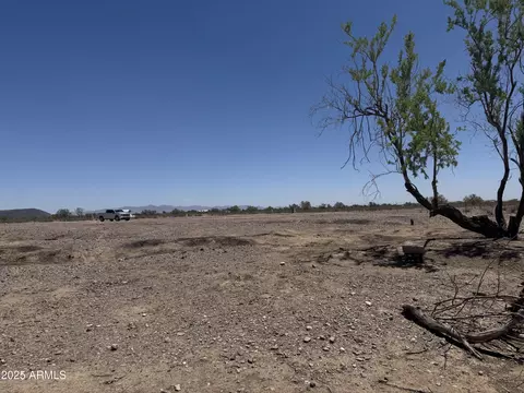 7700 N Orangewood Ave #3, Tonopah, AZ 85354