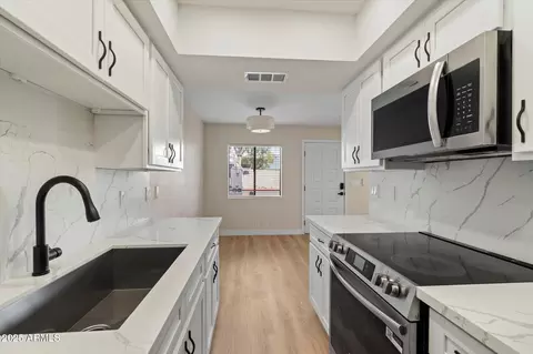 286 W Palomino Dr #103, Chandler, AZ 85225