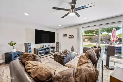 Living - 14616 N 28th Pl, Phoenix, AZ 85032 photo 2 of 5