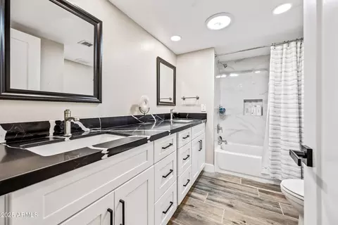 Bath - 14616 N 28th Pl, Phoenix, AZ 85032 photo 5 of 5