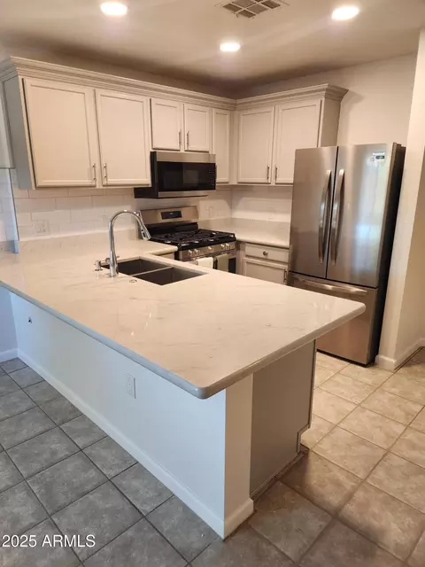 125 S 56th St #12, Mesa, AZ 85206