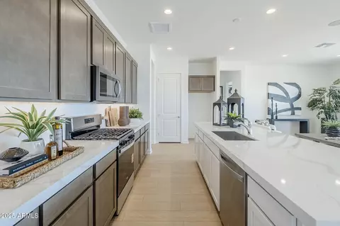Kitchen - 11129 E Ulysses Ave, Mesa, AZ 85212 photo 2 of 5