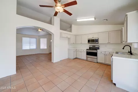 Kitchen - 568 E Mesquite Ave, Apache Junction, AZ 85119 photo 4 of 4