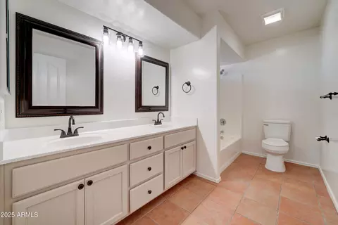 Bath - 568 E Mesquite Ave, Apache Junction, AZ 85119 photo 2 of 3