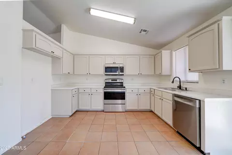 Kitchen - 568 E Mesquite Ave, Apache Junction, AZ 85119 photo 2 of 4