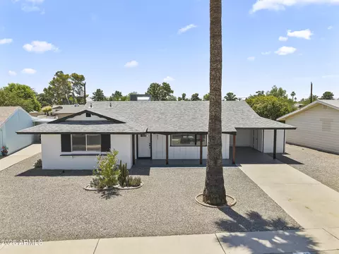 10423 W Monterosa Dr, Sun City, AZ 85351
