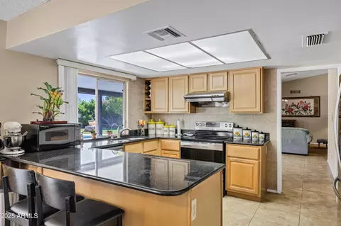 2354 E Sahuaro Dr E, Phoenix, AZ 85028 photo 11