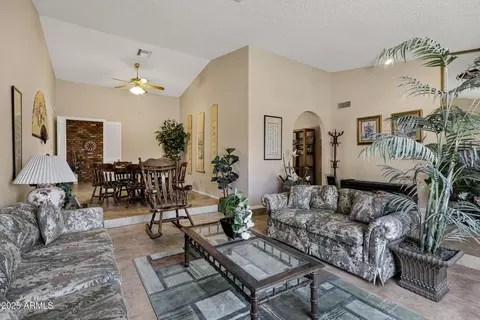 2354 E Sahuaro Dr E, Phoenix, AZ 85028 photo 3