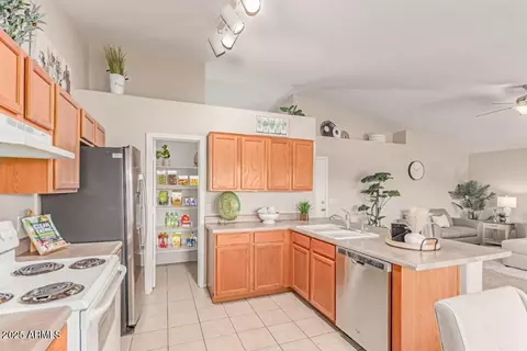Kitchen - 3605 E Thornton Ave, Gilbert, AZ 85297 photo 4 of 4