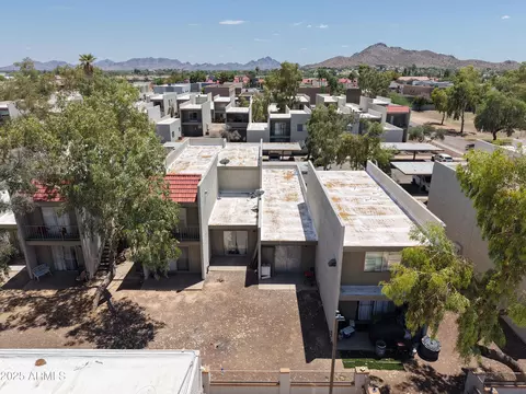 2822 E Kathleen Rd, Phoenix, AZ 85032