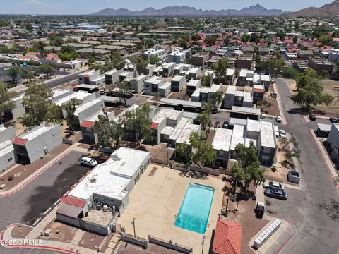 2822 E Kathleen Rd, Phoenix, AZ 85032 photo 2