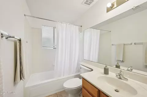 Bath - 823 E Lexington Ave, Gilbert, AZ 85234 photo 3 of 3