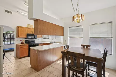 Kitchen - 823 E Lexington Ave, Gilbert, AZ 85234 photo 3 of 3