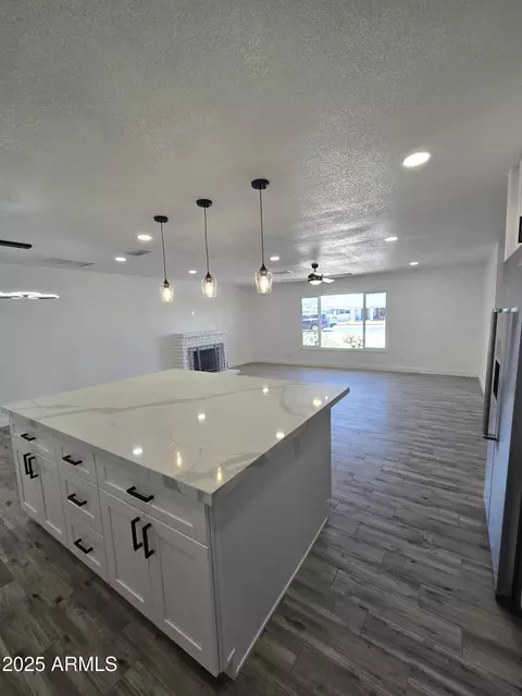 Kitchen - 206 E Manhatton Dr, Tempe, AZ 85282 photo 4 of 4