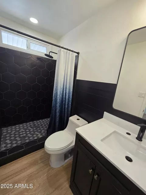 Bath - 206 E Manhatton Dr, Tempe, AZ 85282 photo 3 of 3