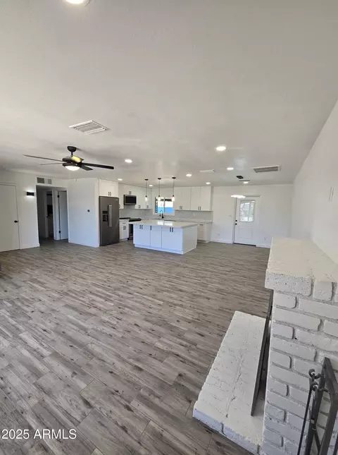 Living - 206 E Manhatton Dr, Tempe, AZ 85282 photo 2 of 2