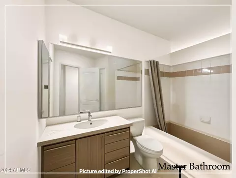 Bath - 1701 E Colter St #148, Phoenix, AZ 85016 photo 1 of 3