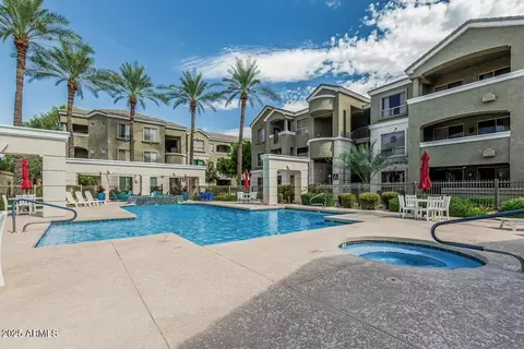 Exterior - 5303 N 7th St #111, Phoenix, AZ 85014 photo 5 of 6