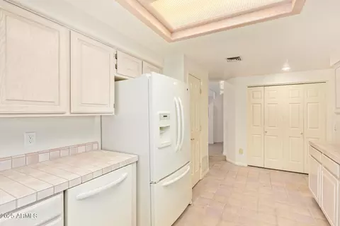 Kitchen - 6620 E Sugarloaf St, Mesa, AZ 85215 photo 3 of 5