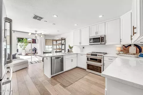 Kitchen - 4147 E Sahuaro Dr, Phoenix, AZ 85028 photo 1 of 3