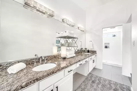 Bath - 4147 E Sahuaro Dr, Phoenix, AZ 85028 photo 2 of 5