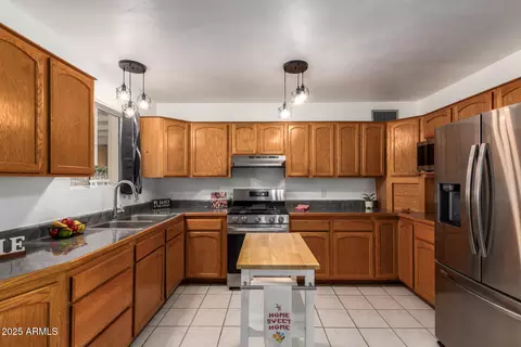 Kitchen - 1119 W Roma Ave, Phoenix, AZ 85013 photo 3 of 5